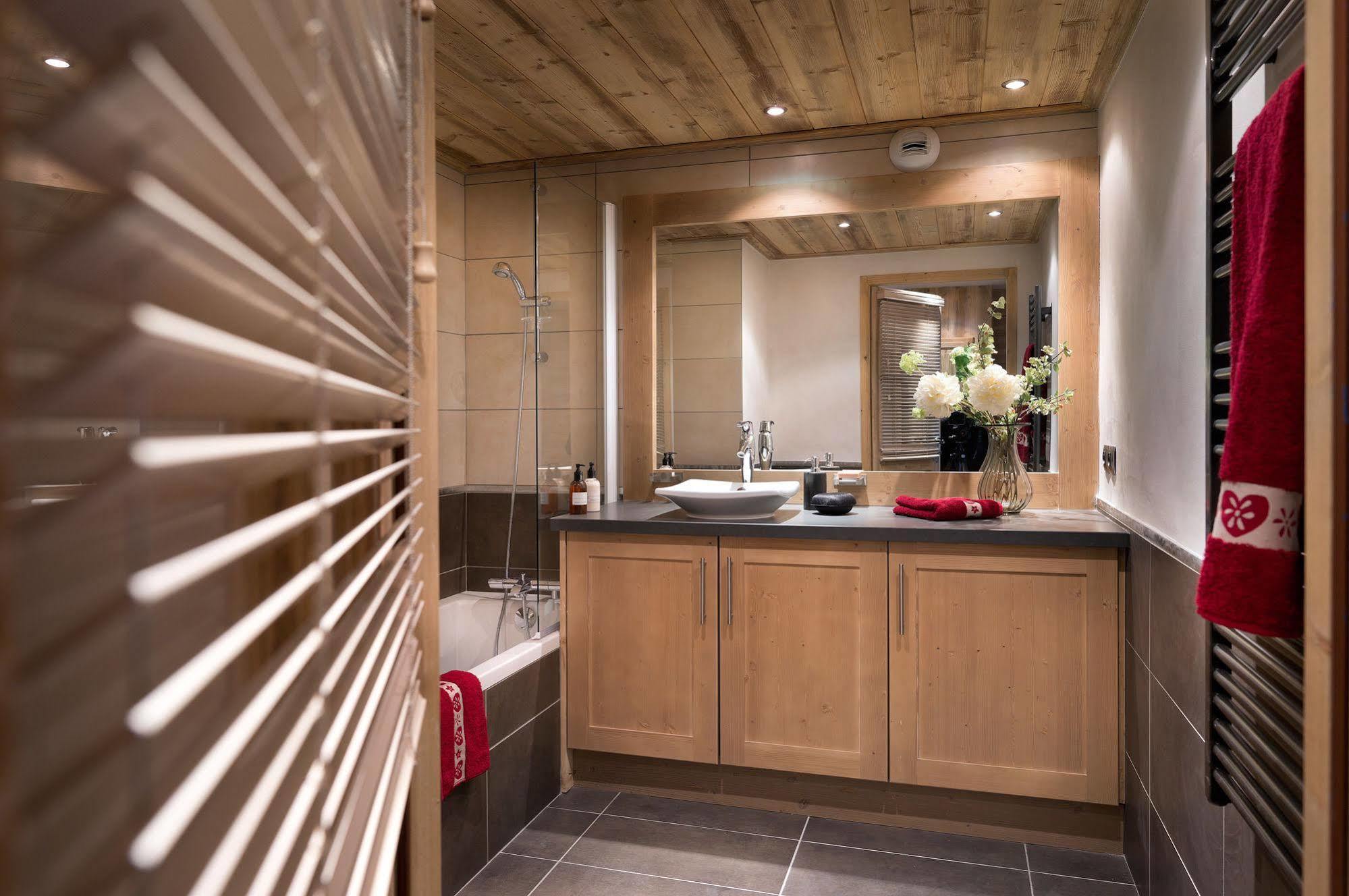 Cgh Residences And Spa Les Chalets De Leana Les Carroz d'Araches Bagian luar foto